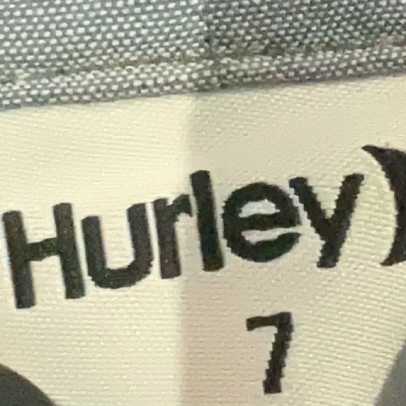 Hurley Women's Green Cropped Capris - Picture 5 of 6